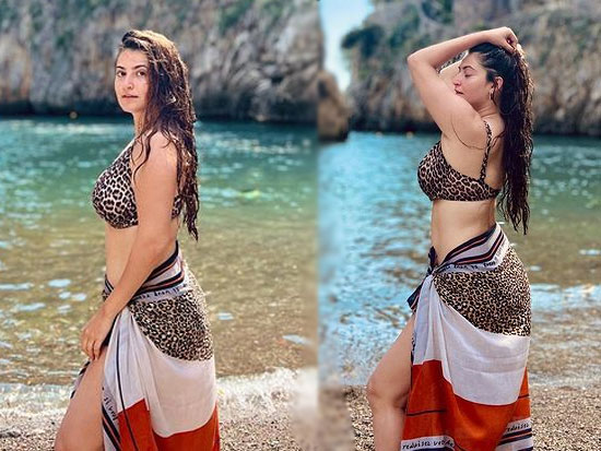 Amazing Clicks Of Shivaleeka Oberoi In Scenic Location